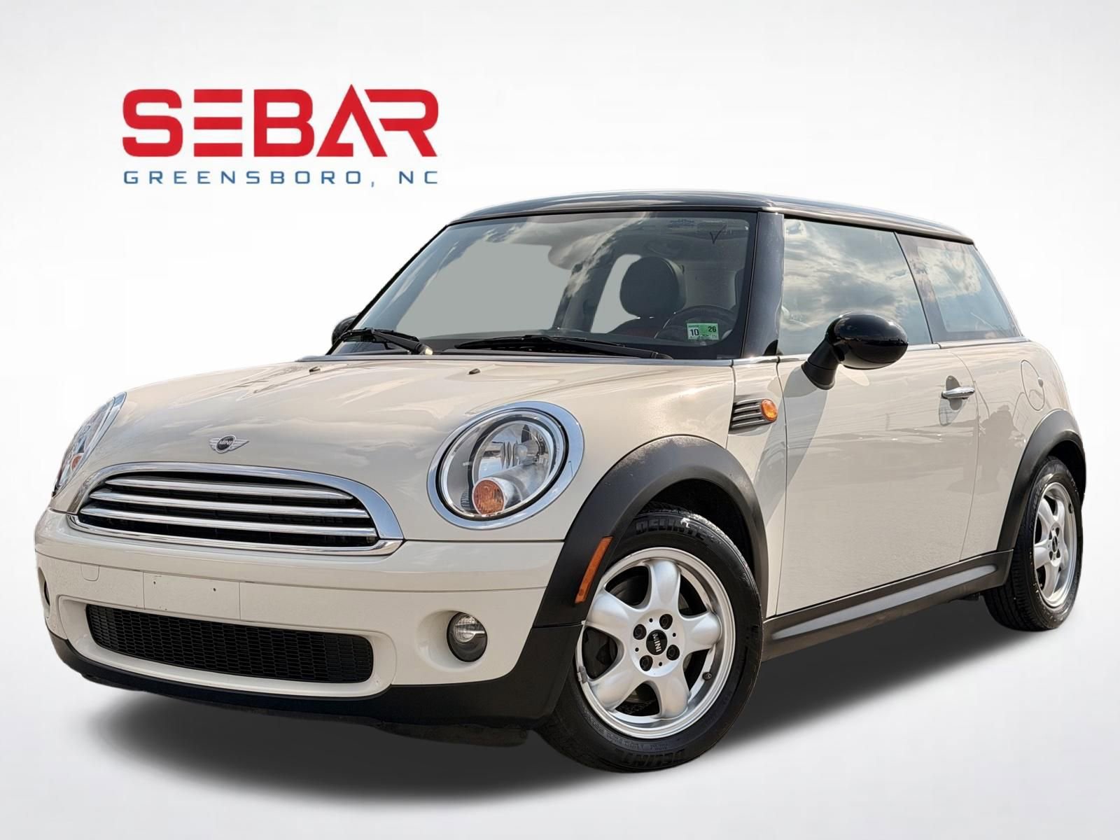 Used 2010 MINI Cooper Hardtop image 1