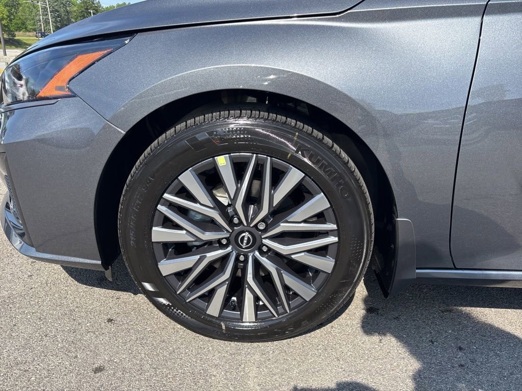 New 2026 Nissan Altima 2.5 SV FWD image 9