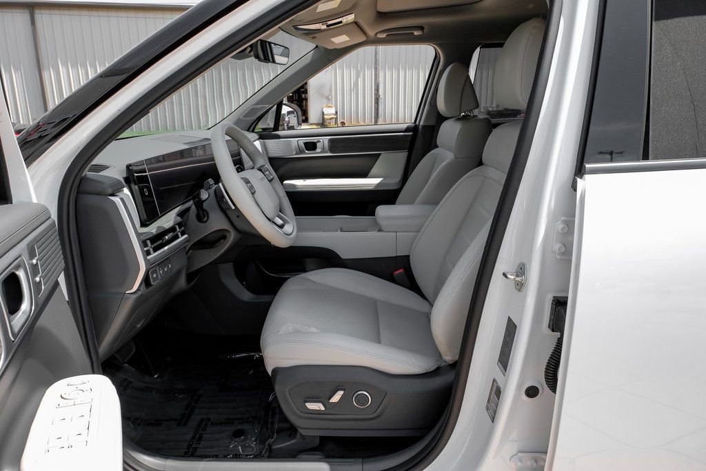 Used 2024 Hyundai Santa Fe Limited image 4