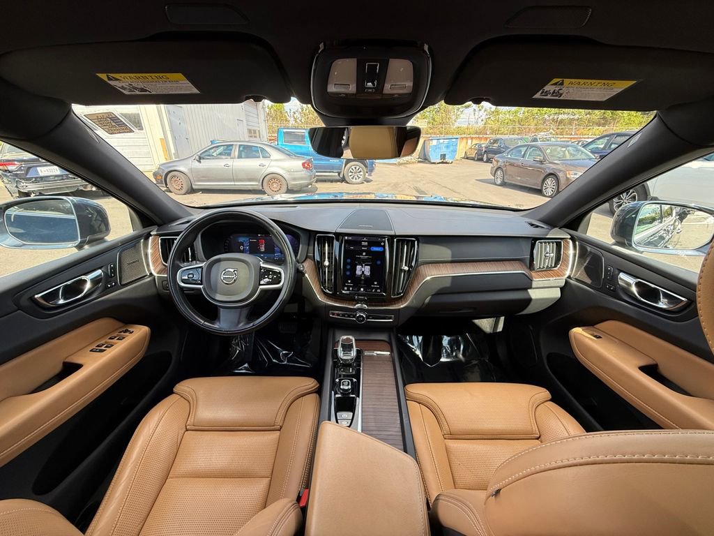 Used 2022 Volvo XC60 B5 Inscription w/ Advanced Package image 23