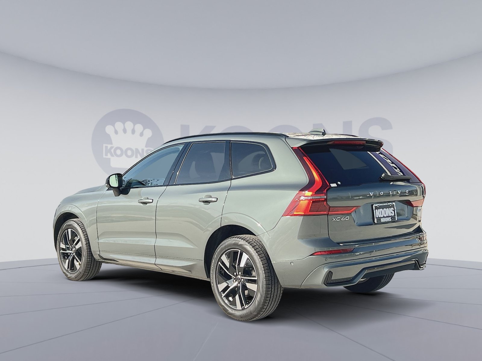 New 2026 Volvo XC60 B5 Plus w/ Protection Package Premier AWD/4WD image 4