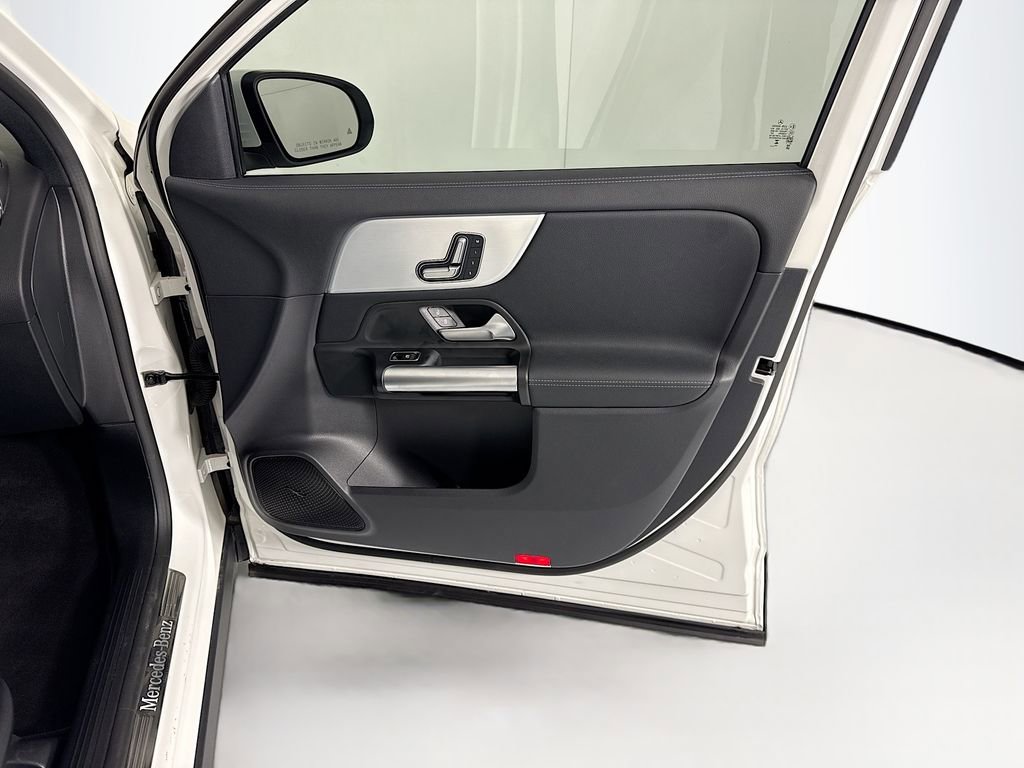 Used 2025 Mercedes-Benz GLA 250 image 26