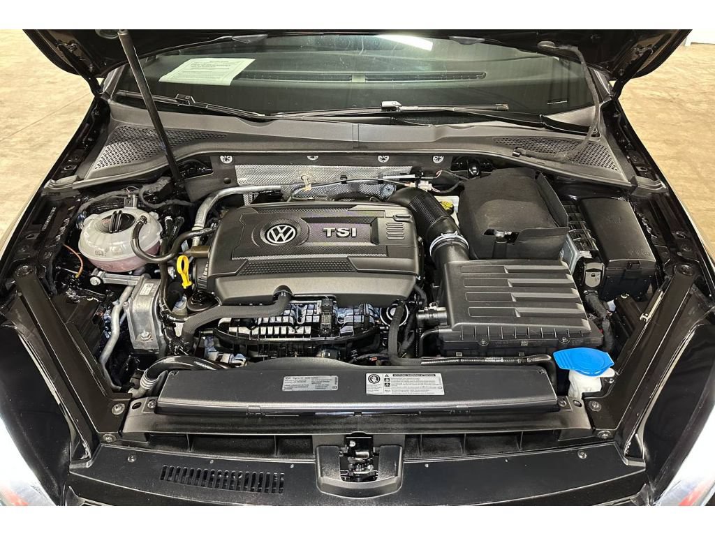 Used 2016 Volkswagen GTI SE FWD image 4