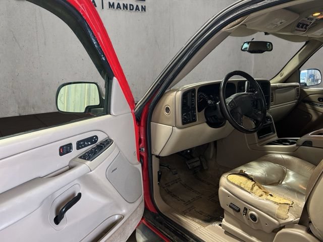 Used 2005 GMC Yukon SLT w/ SLT Preferred Equipment Group AWD/4WD image 7