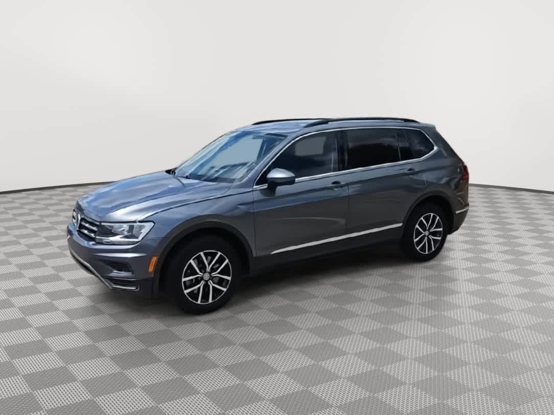 Used 2021 Volkswagen Tiguan SE w/ Panoramic Sunroof Package FWD image 4