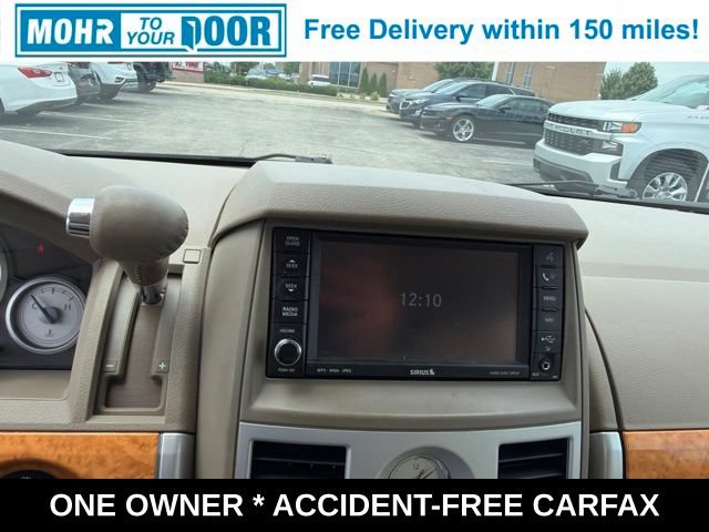 Used 2010 Chrysler Town & Country Limited w/ Entertainment Group #3 FWD image 21