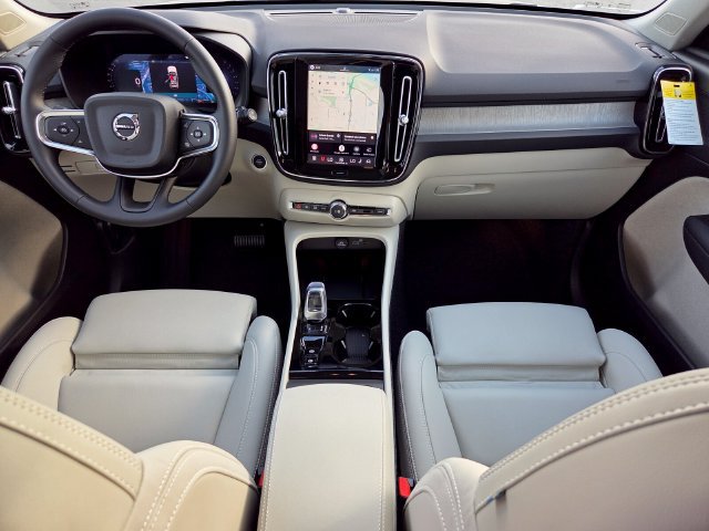 New 2026 Volvo XC40 B5 Plus w/ Protection Package Premier AWD/4WD image 13