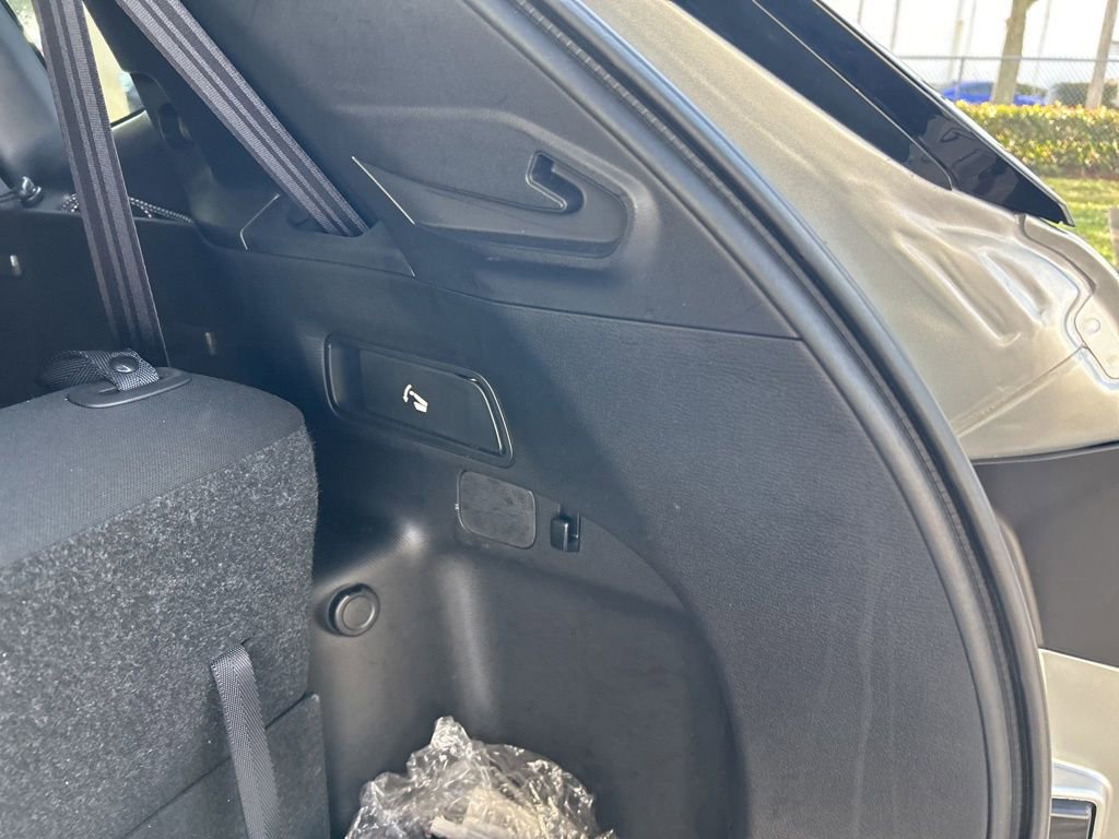 Used 2024 Mitsubishi Outlander ES image 30