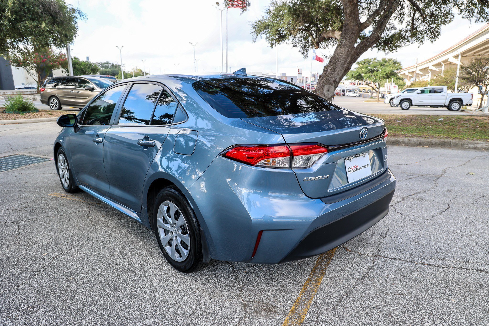 Certified 2025 Toyota Corolla LE FWD image 10