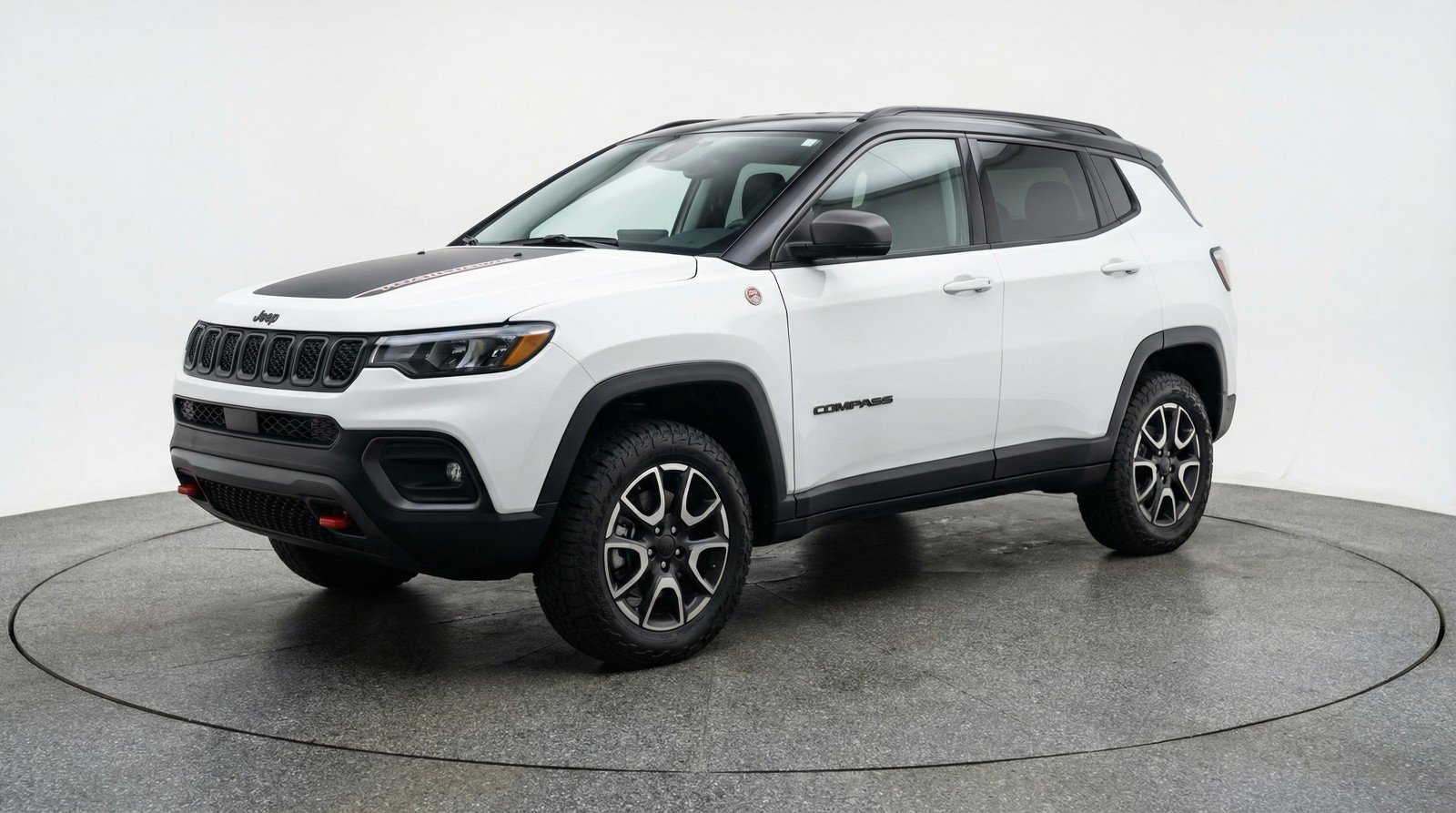Used 2025 Jeep Compass Trailhawk AWD/4WD image 3