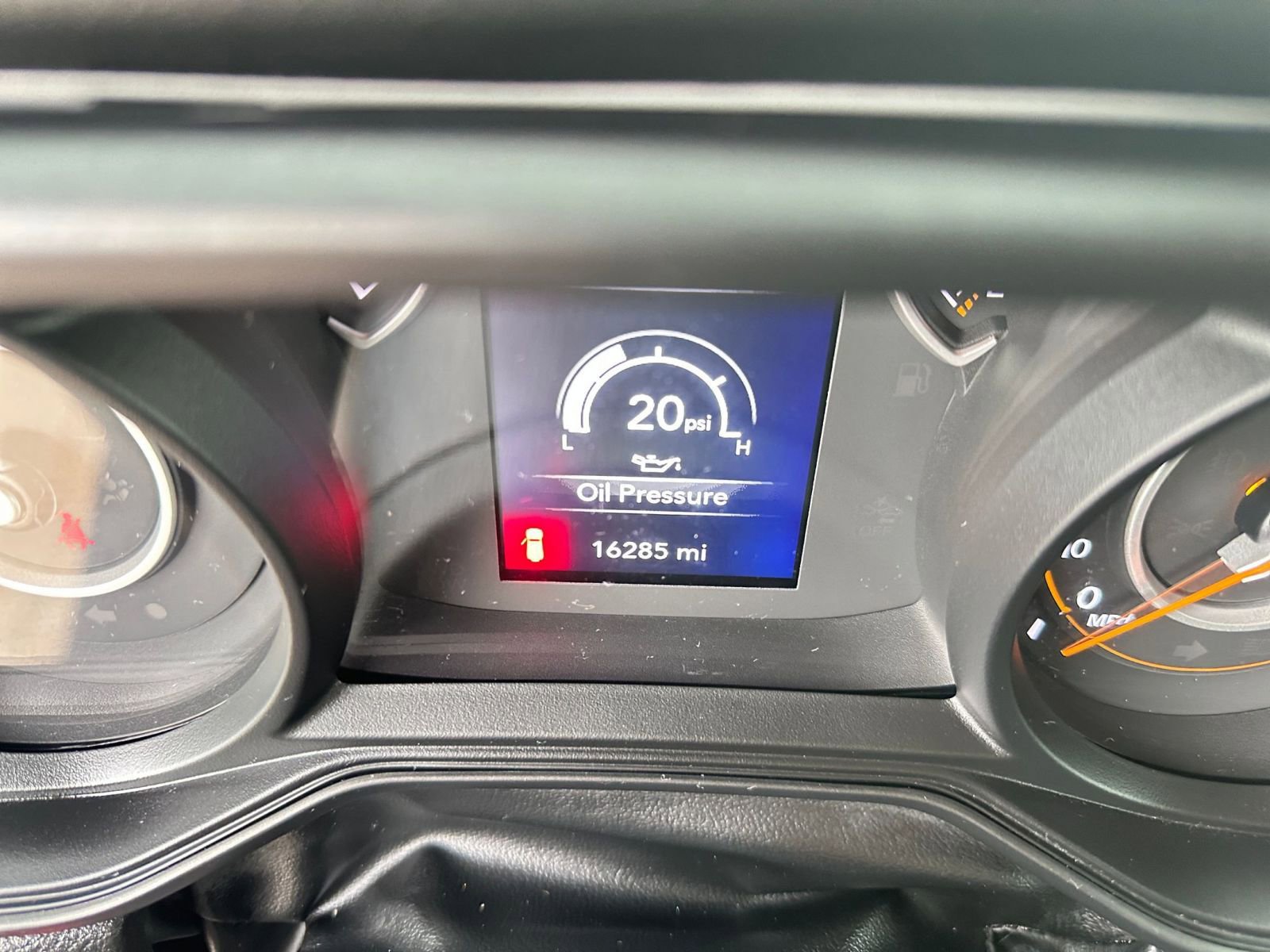 Used 2025 Jeep Wrangler Sport S image 40