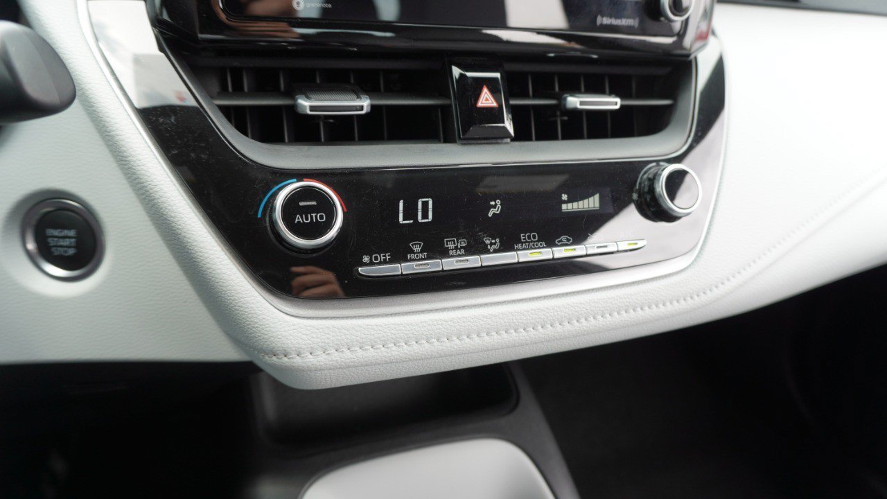 Used 2022 Toyota Corolla SE FWD image 18