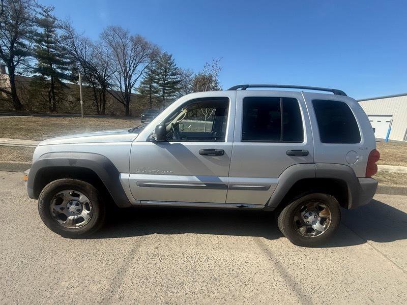 Used 2002 Jeep Liberty Sport image 16