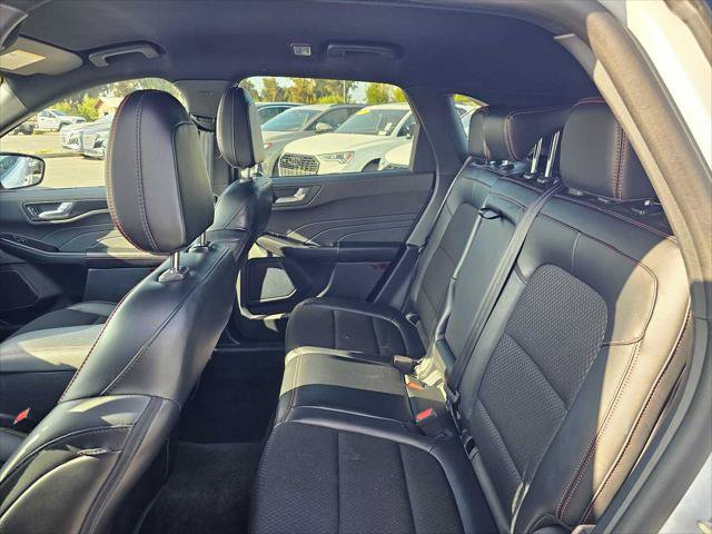 Used 2025 Ford Escape ST-Line Select AWD/4WD image 16