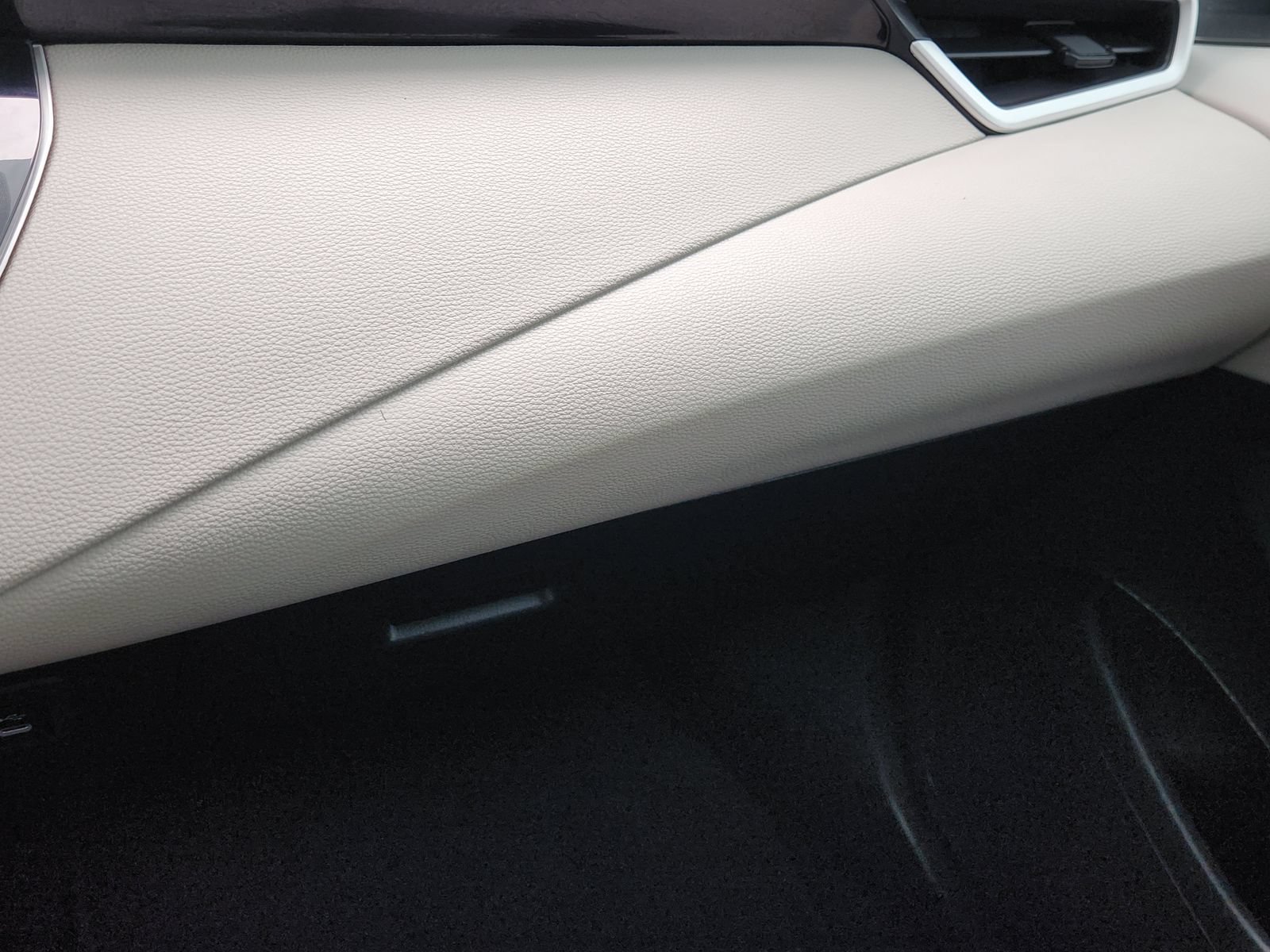 Used 2025 Toyota Corolla LE FWD image 23