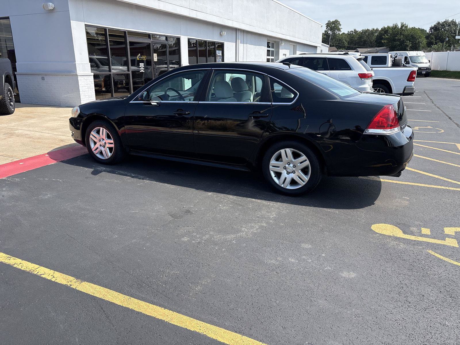 Used 2014 Chevrolet Impala LT w/ LT Sunroof Package FWD image 8