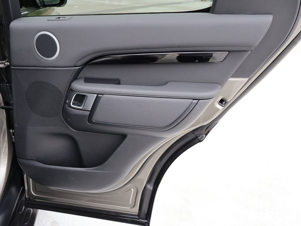 Certified 2025 Land Rover Discovery S AWD/4WD image 15