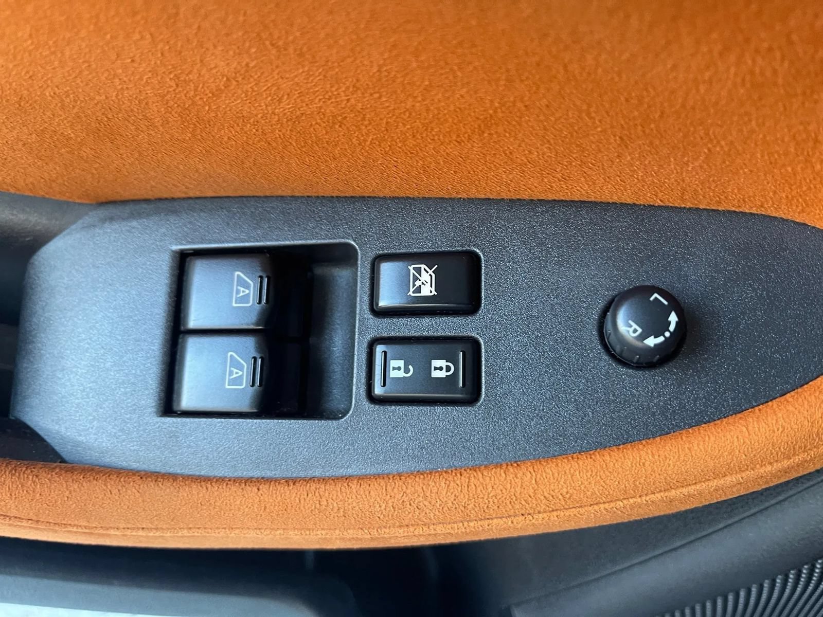 Used 2016 Nissan 370Z Touring RWD image 32