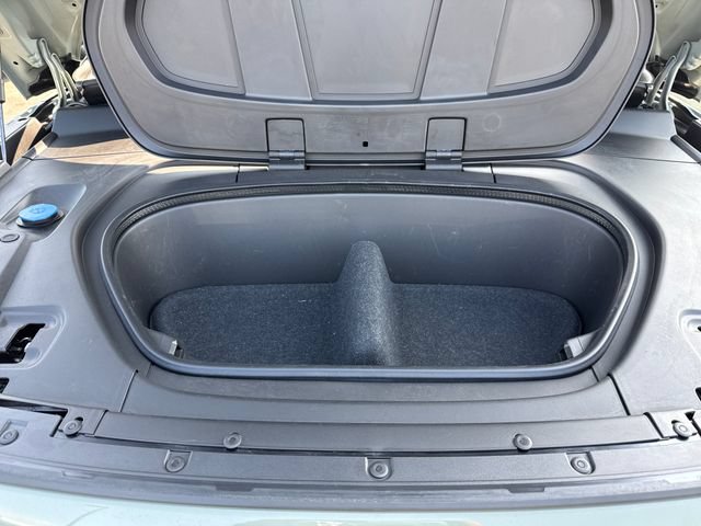 Used 2023 Volvo XC40 Recharge Plus w/ Protection Package Premier AWD/4WD image 29