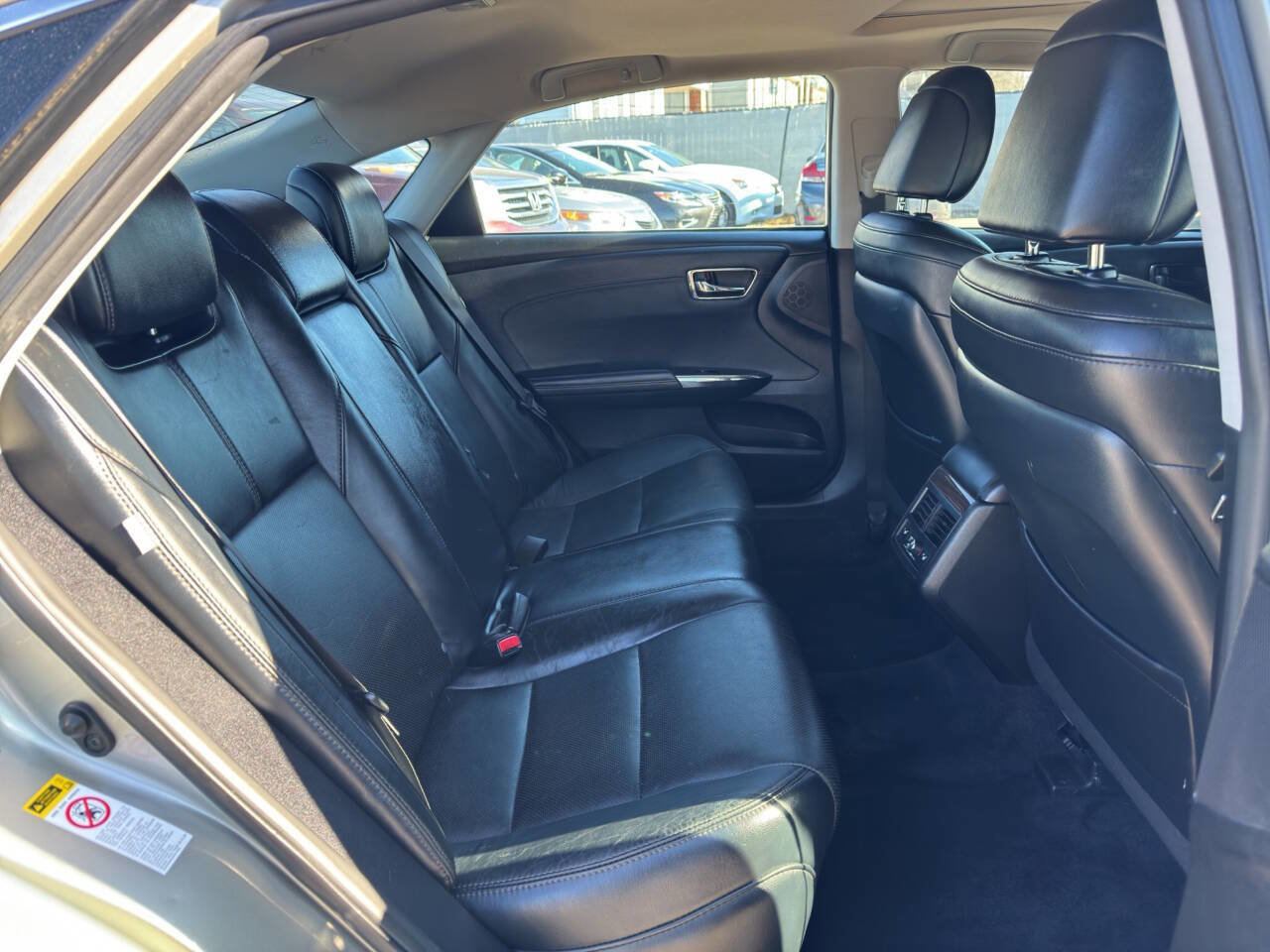 Used 2014 Toyota Avalon XLE Premium image 10