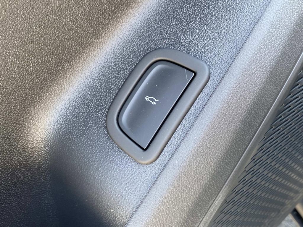 New 2026 Chevrolet Traverse LT w/ Driver Confidence Package image 18