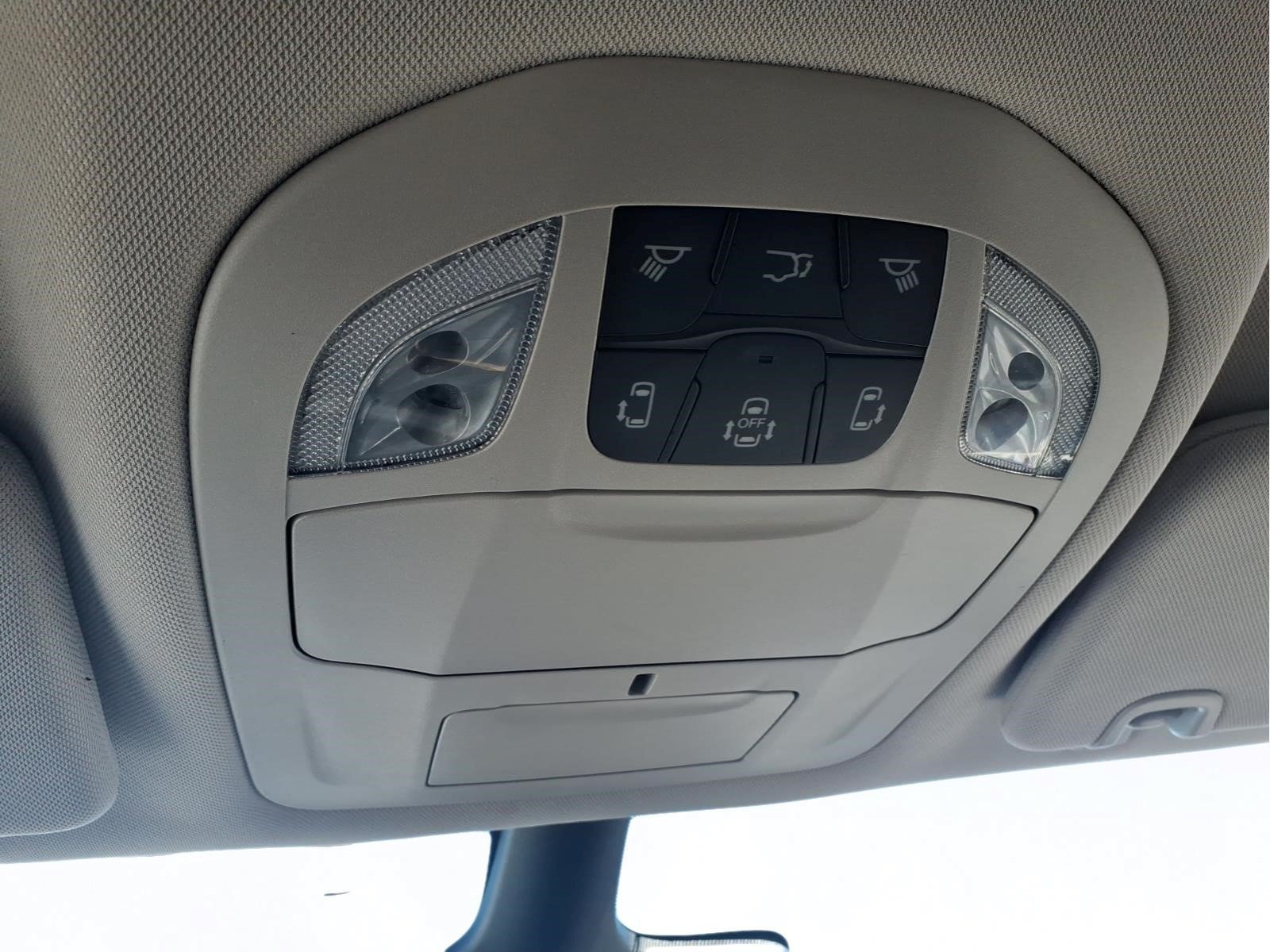 Used 2024 Chrysler Pacifica Touring-L FWD image 18