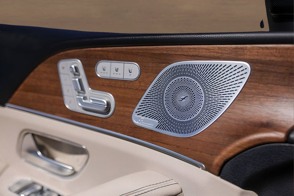 Used 2021 Mercedes-Benz GLS 450 4MATIC image 23