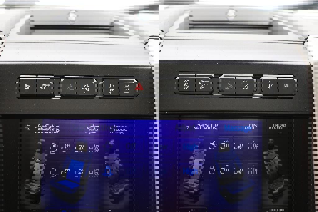 Used 2021 Ford F450 Platinum w/ FX4 Off-Road Package image 37