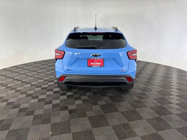 Used 2024 Chevrolet Trax RS w/ Sunroof Package FWD image 6