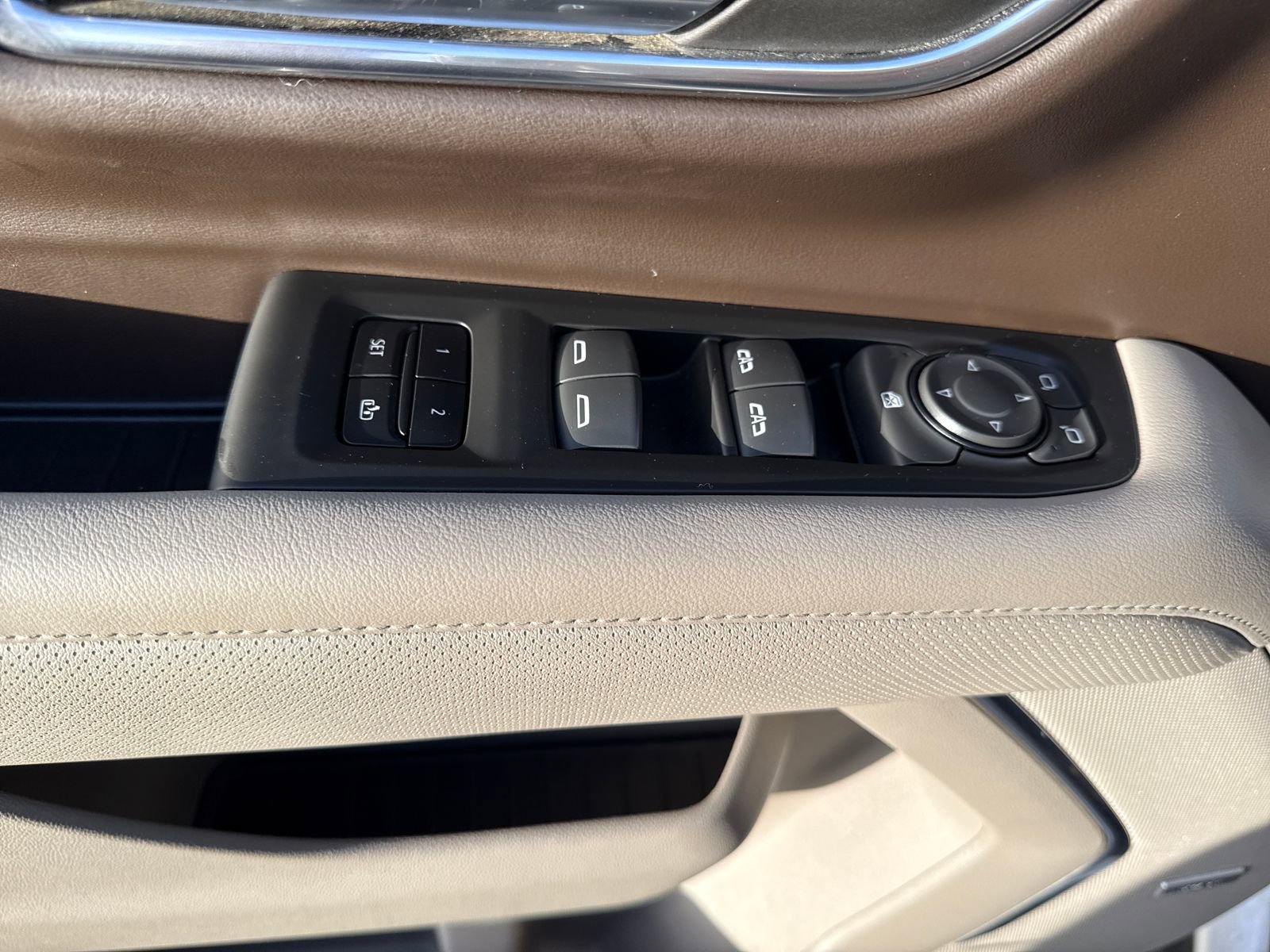 Used 2021 GMC Yukon SLT image 11