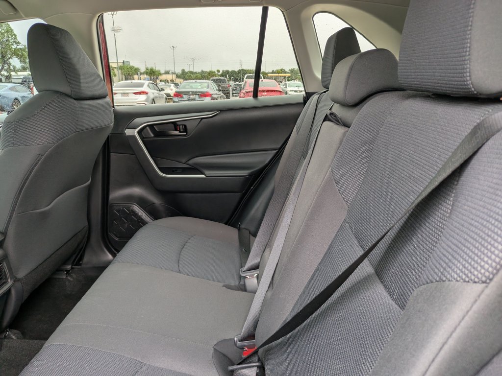 Used 2022 Toyota RAV4 LE FWD image 20