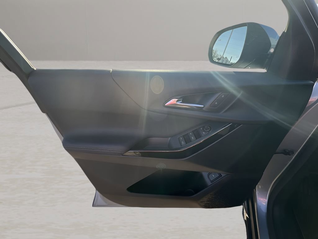 New 2026 Chevrolet Equinox LT w/ Convenience Package II image 21