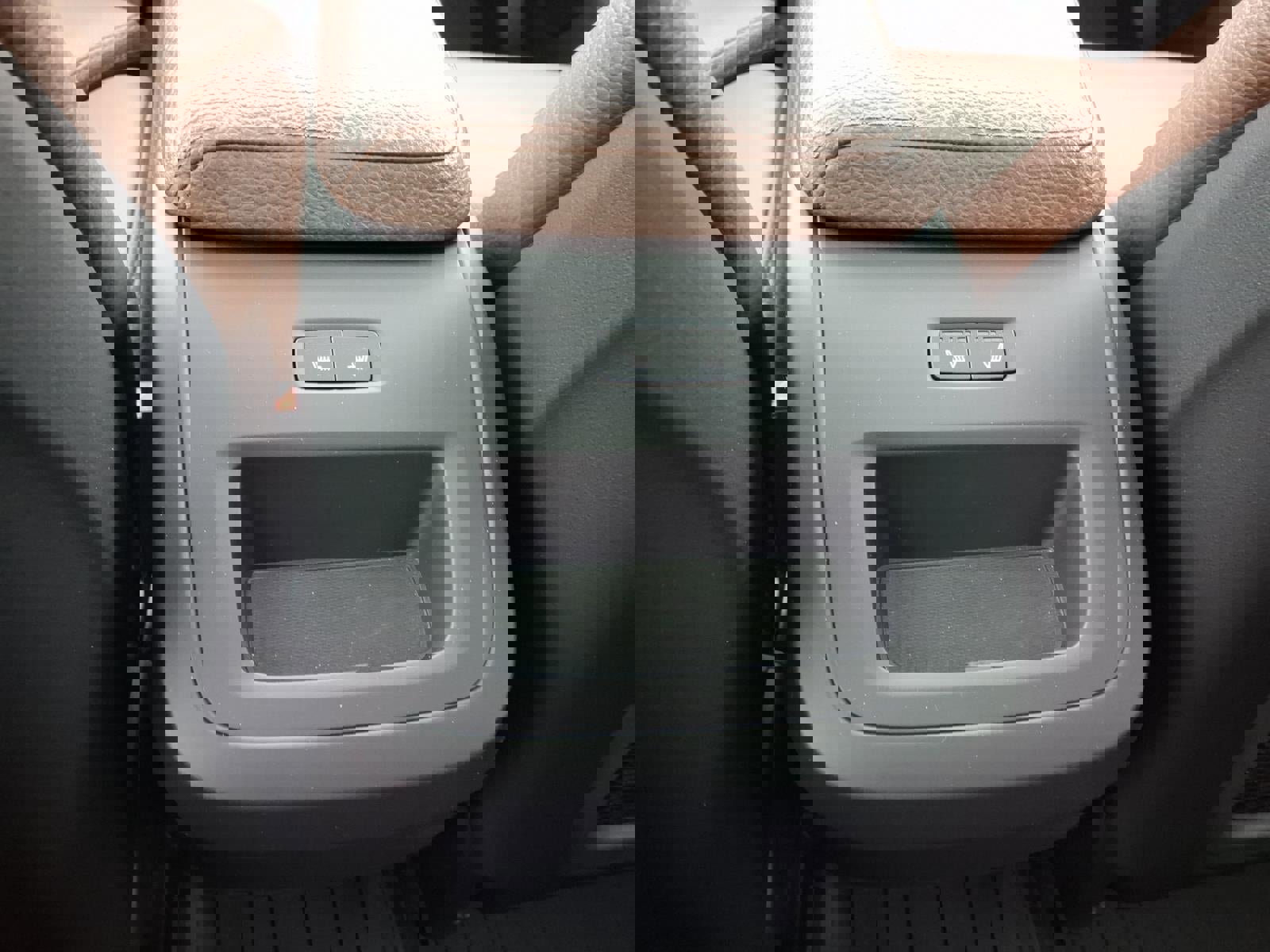 Used 2019 Volvo XC60 T5 Momentum w/ Premium Package image 14