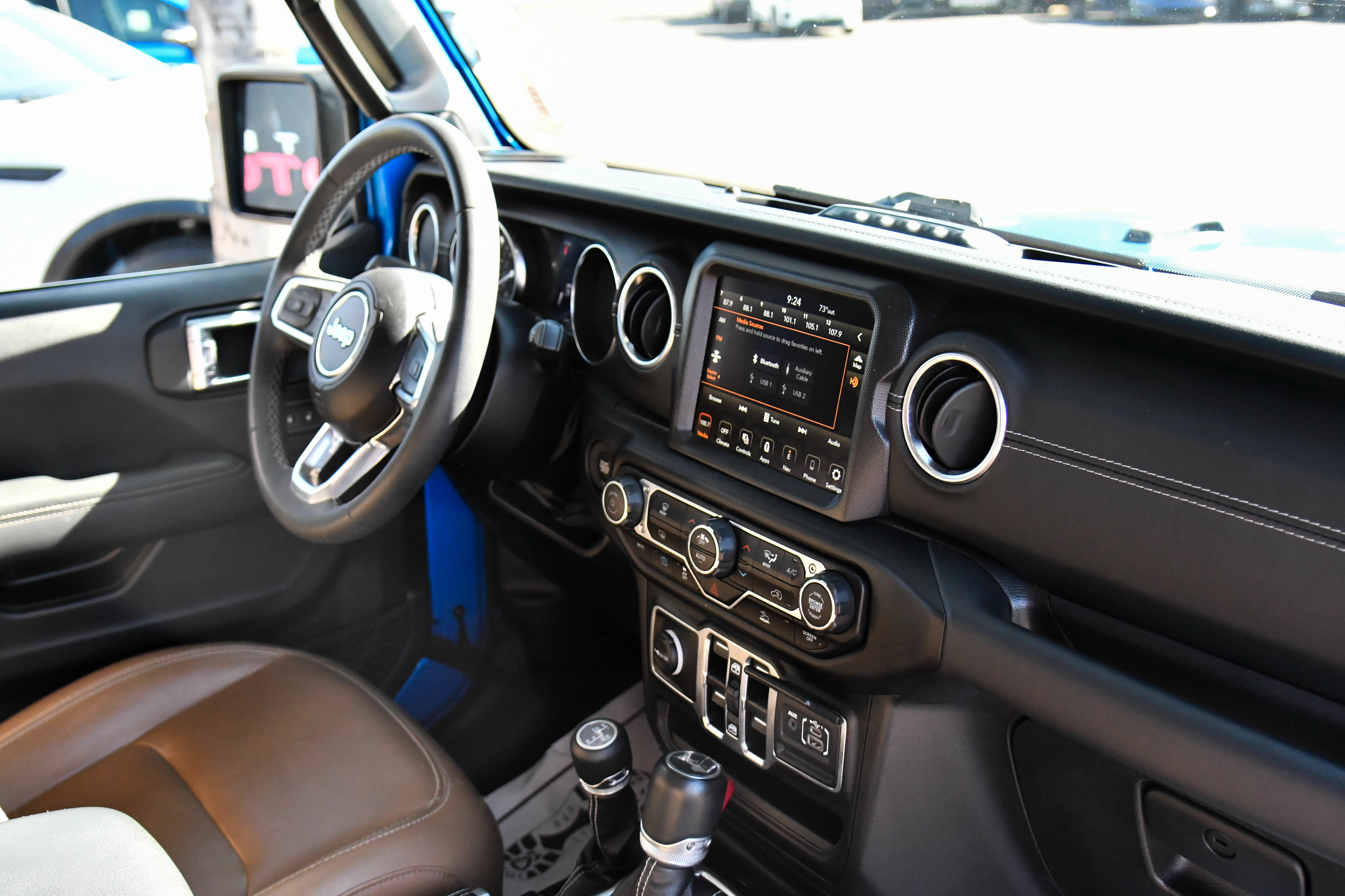 Used 2023 Jeep Wrangler Unlimited Sahara AWD/4WD image 47