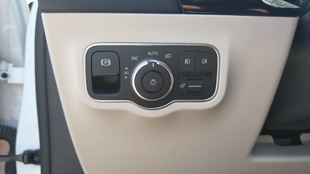 Certified 2025 Mercedes-Benz GLA 250 image 13