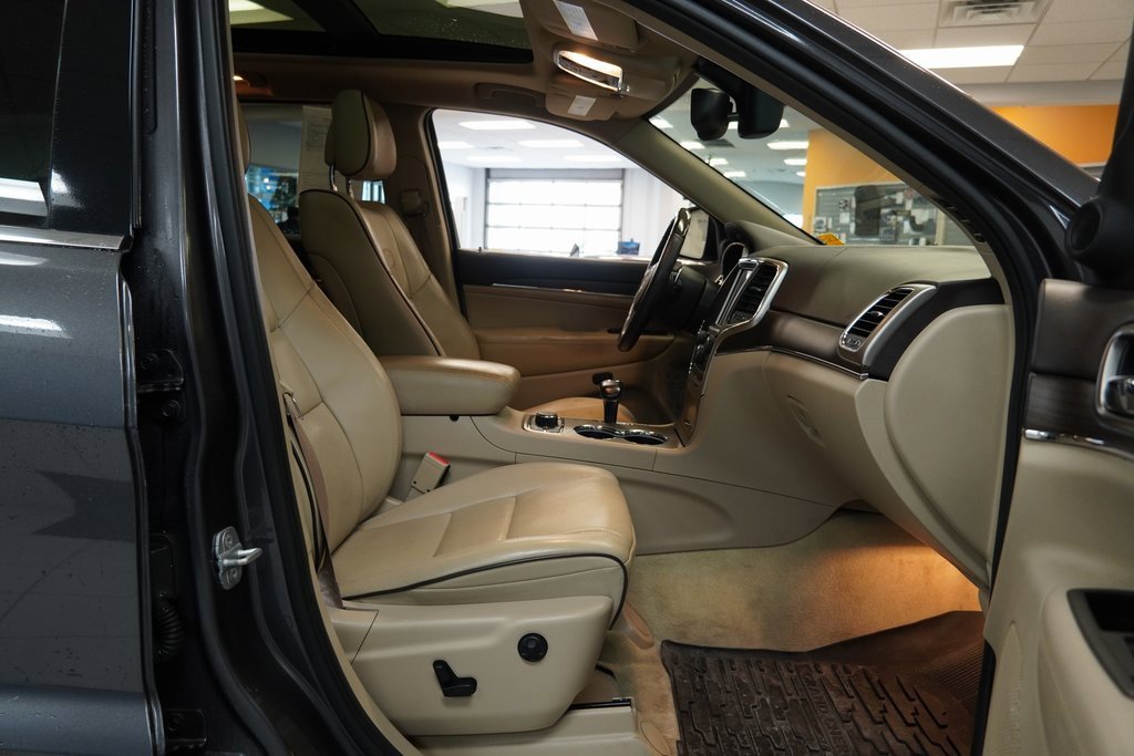 Used 2013 Dodge Grand Caravan SE image 28