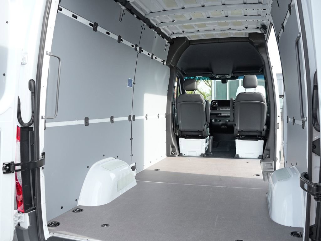 Used 2026 Mercedes-Benz Sprinter 2500 image 8