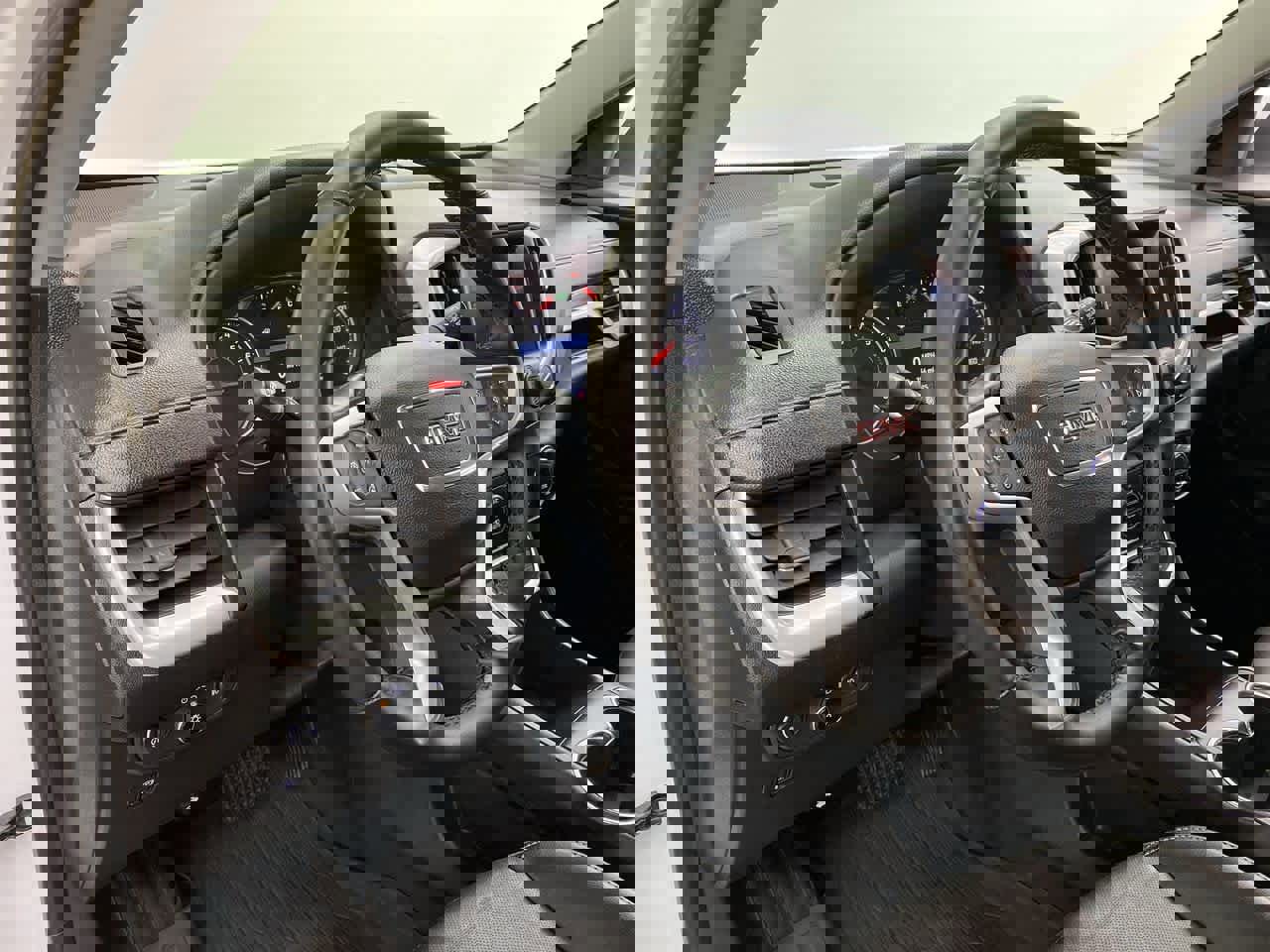 Used 2023 GMC Terrain SLT image 2