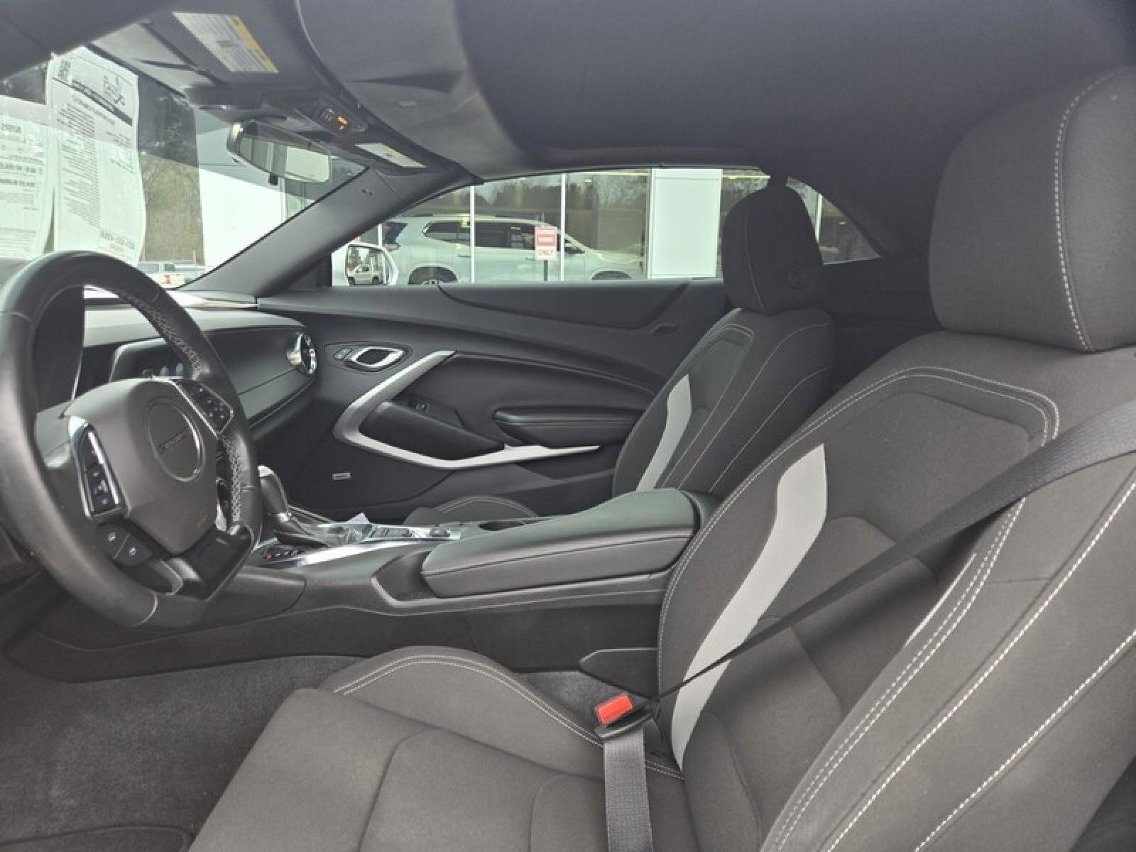 Used 2024 Chevrolet Camaro LT w/ Technology Package image 18