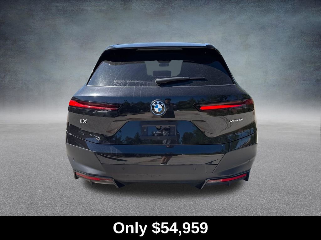 Used 2024 BMW iX xDrive50 w/ Premium Package AWD/4WD image 4