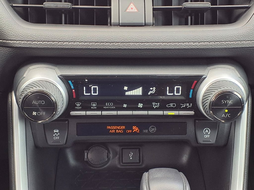 Used 2022 Toyota RAV4 XLE FWD image 23
