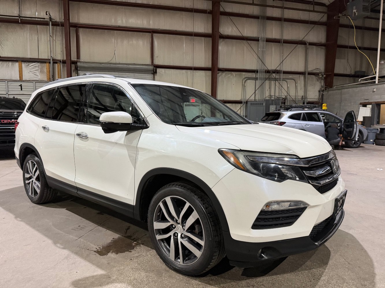 Used 2017 Honda Pilot Touring image 2