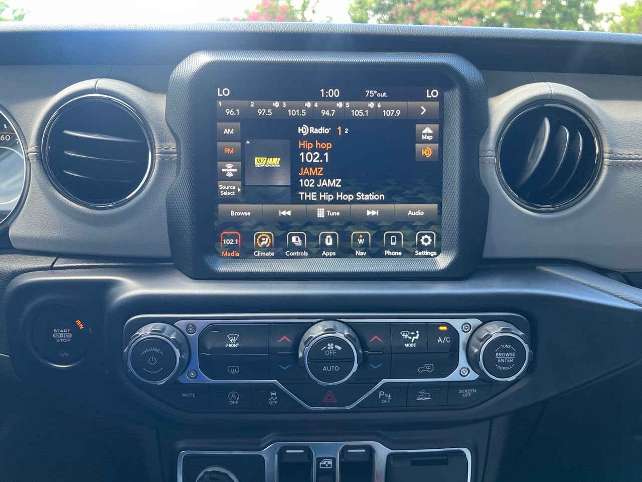 Used 2022 Jeep Gladiator Overland AWD/4WD image 31