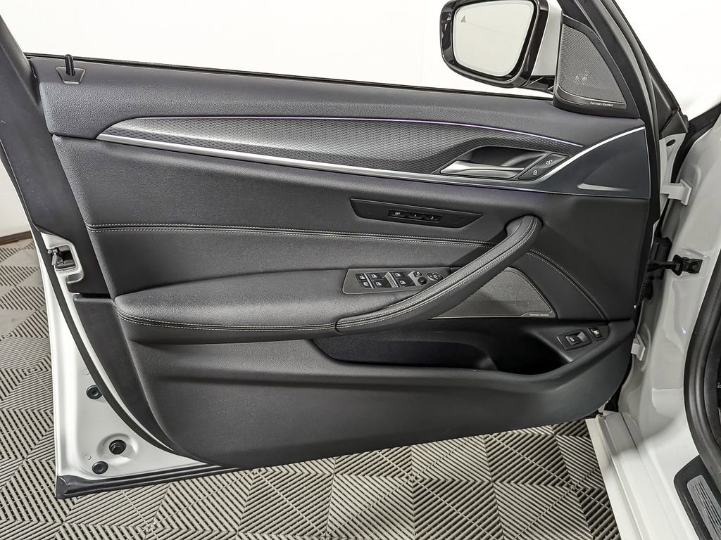 Certified 2023 BMW 530e xDrive w/ Premium Package image 16