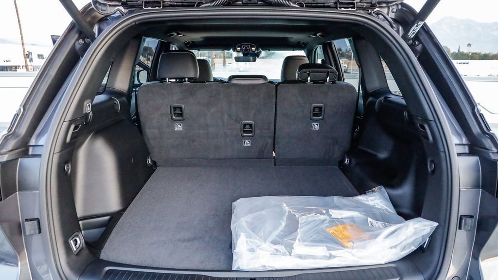 New 2025 Jeep Grand Cherokee Altitude image 27