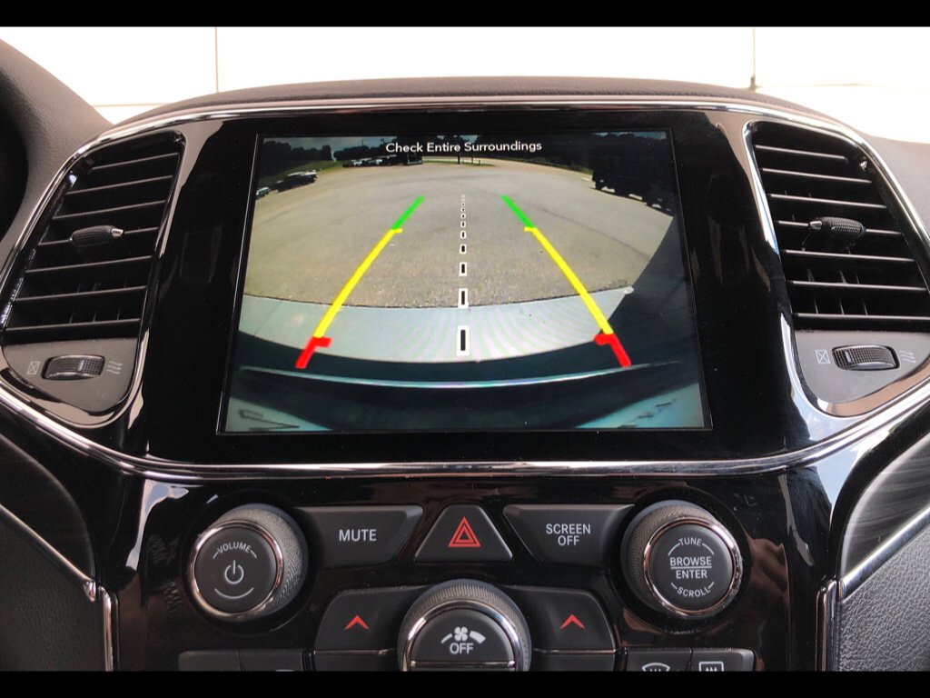 Used 2019 Jeep Grand Cherokee Limited image 13