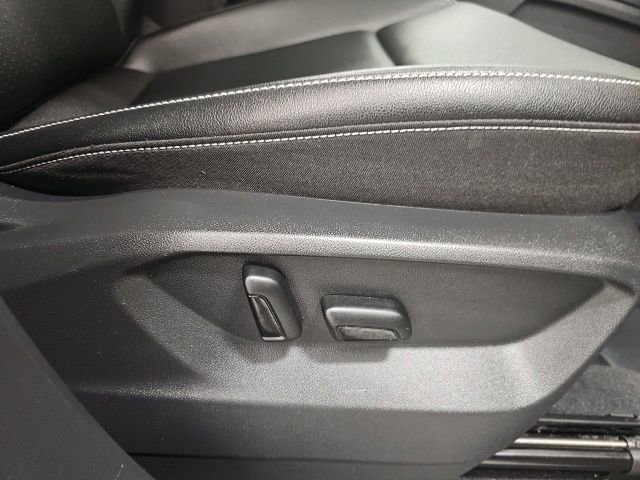 Used 2020 Volkswagen Atlas Cross Sport SEL AWD/4WD image 39