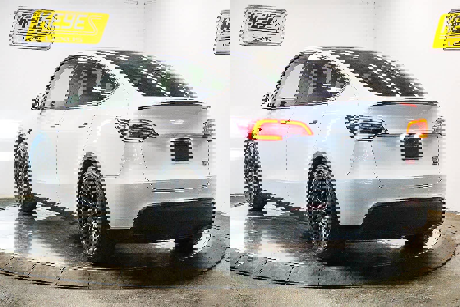 Used 2022 Tesla Model Y Performance image 2