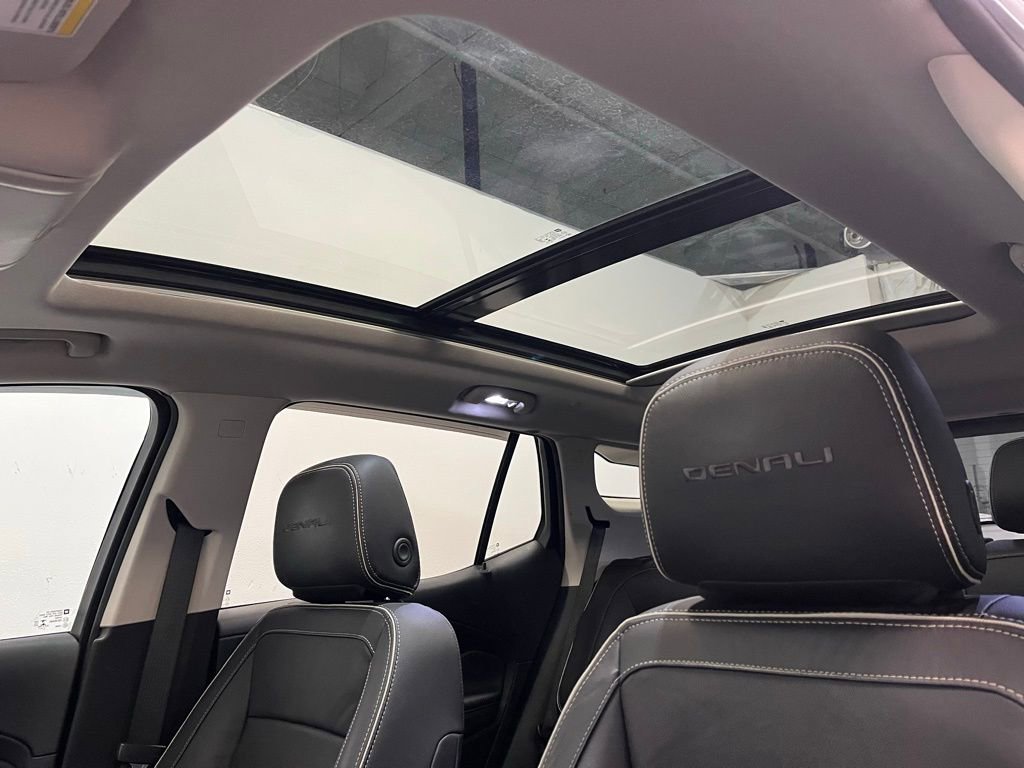 Used 2020 GMC Terrain Denali w/ Denali Premium Package image 11