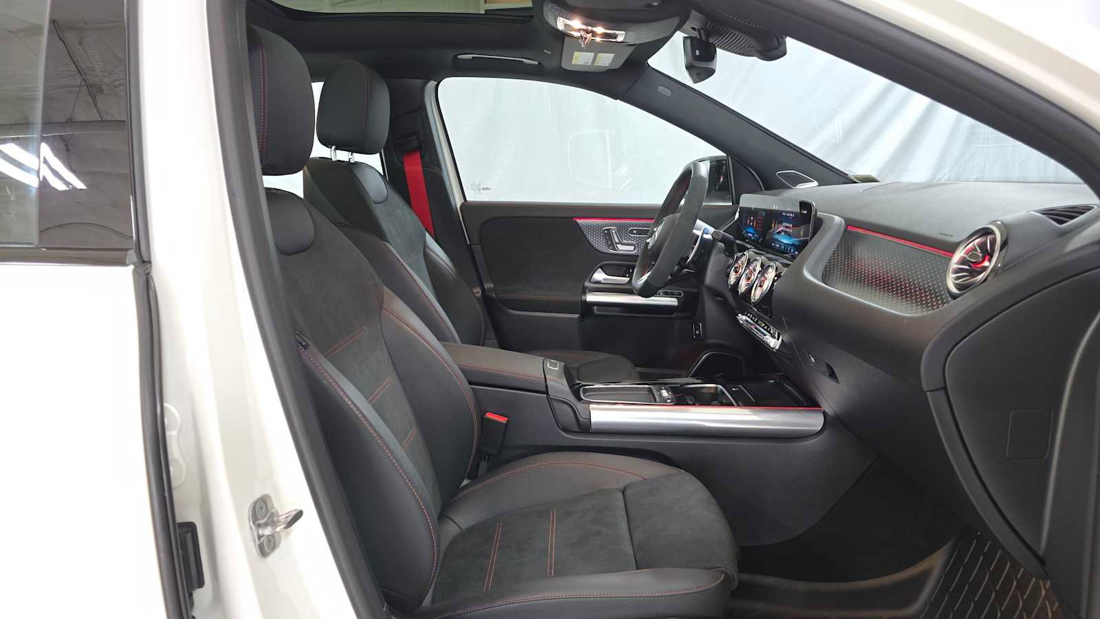 Used 2026 Mercedes-Benz GLA 35 AMG 4MATIC image 10